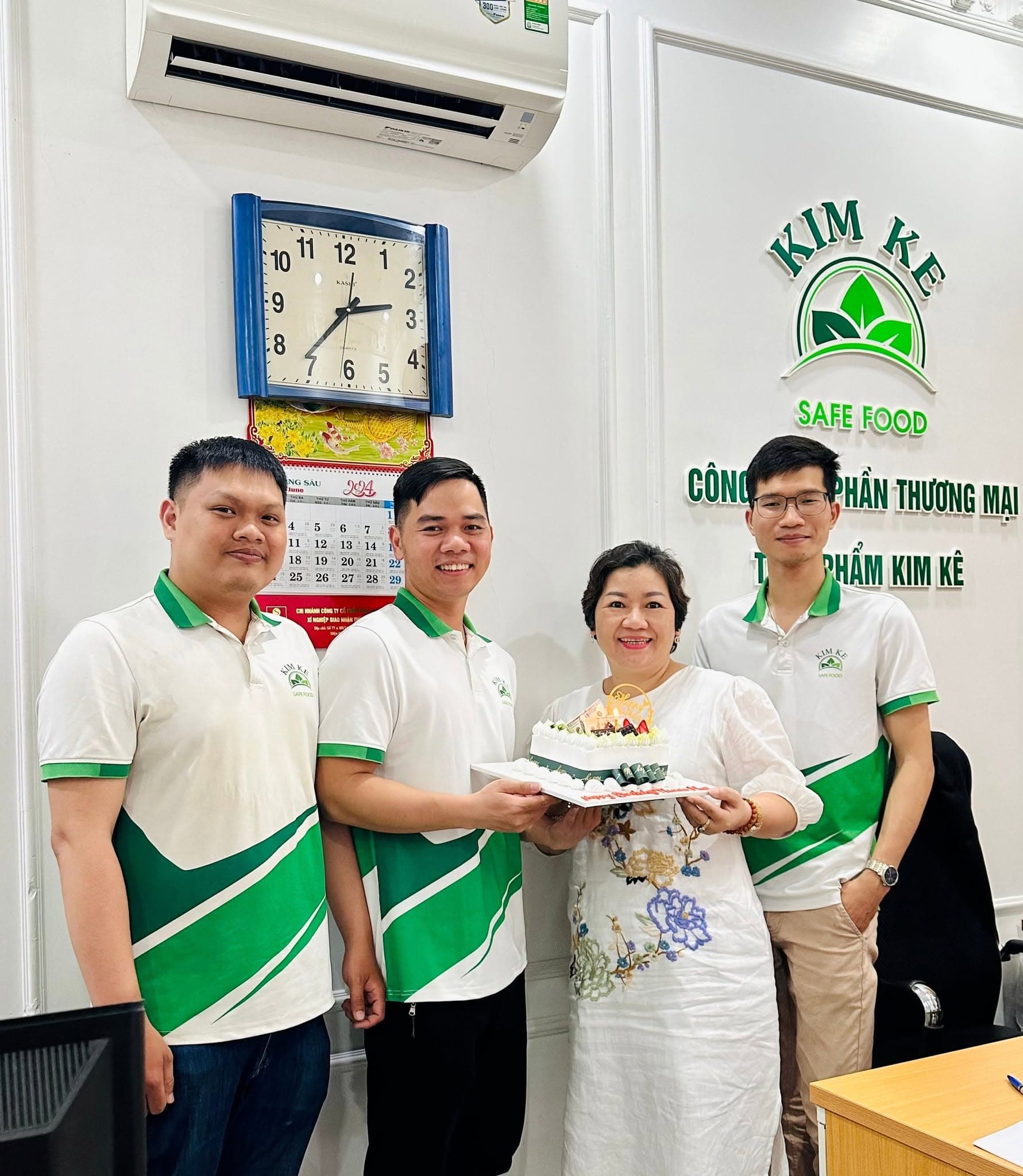 Công ty Cổ phần Thương mại thực phẩm Kim Kê cover